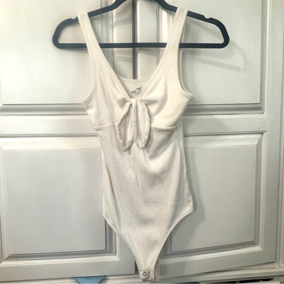 Hollister Tops - Hollister White Ribbed Tie Front Bodysuit